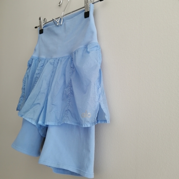 Alo Yoga Circuit Shorts in Marine Blue Loose Shorts Over Biker XXS - Picture 6 of 16